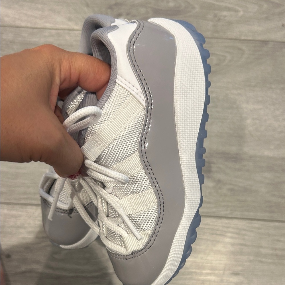 NWOT Nike Kids Air Jordan Retro 11 Low - Grey and White with Ice Blue Sole - Picture 11 of 13